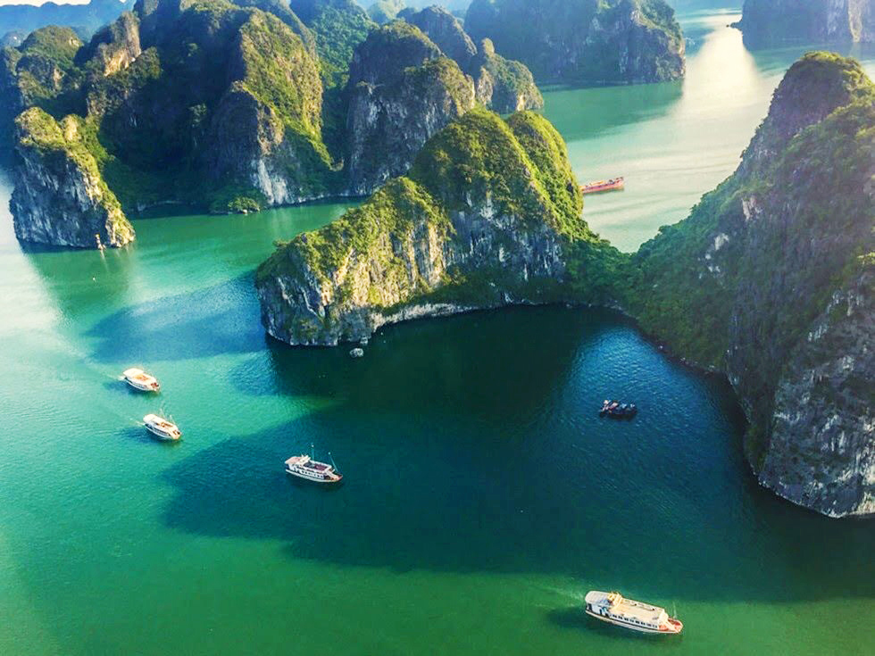 tàu thăm vịnh hạ long giá rẻ