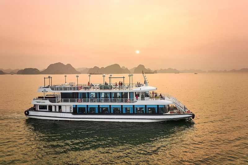 Du thuyền Vdream Hạ Long
