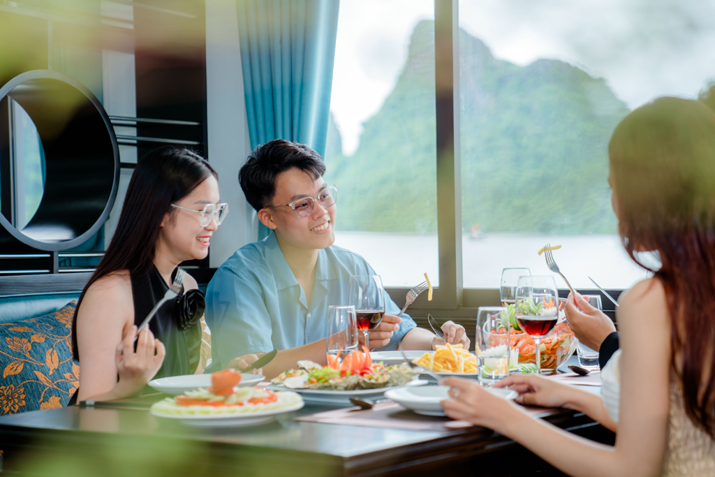 du thuyền 5 sao, 48 chỗ Sao Mai - Dragon Cruise
