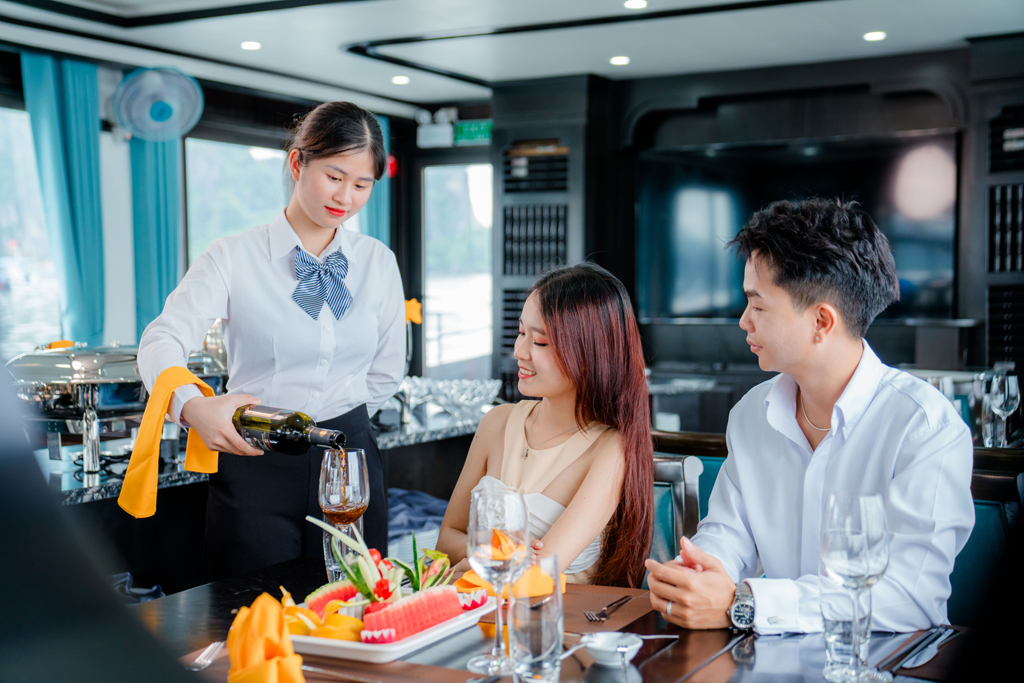du thuyền 5 sao, 48 chỗ Sao Mai - Dragon Cruise