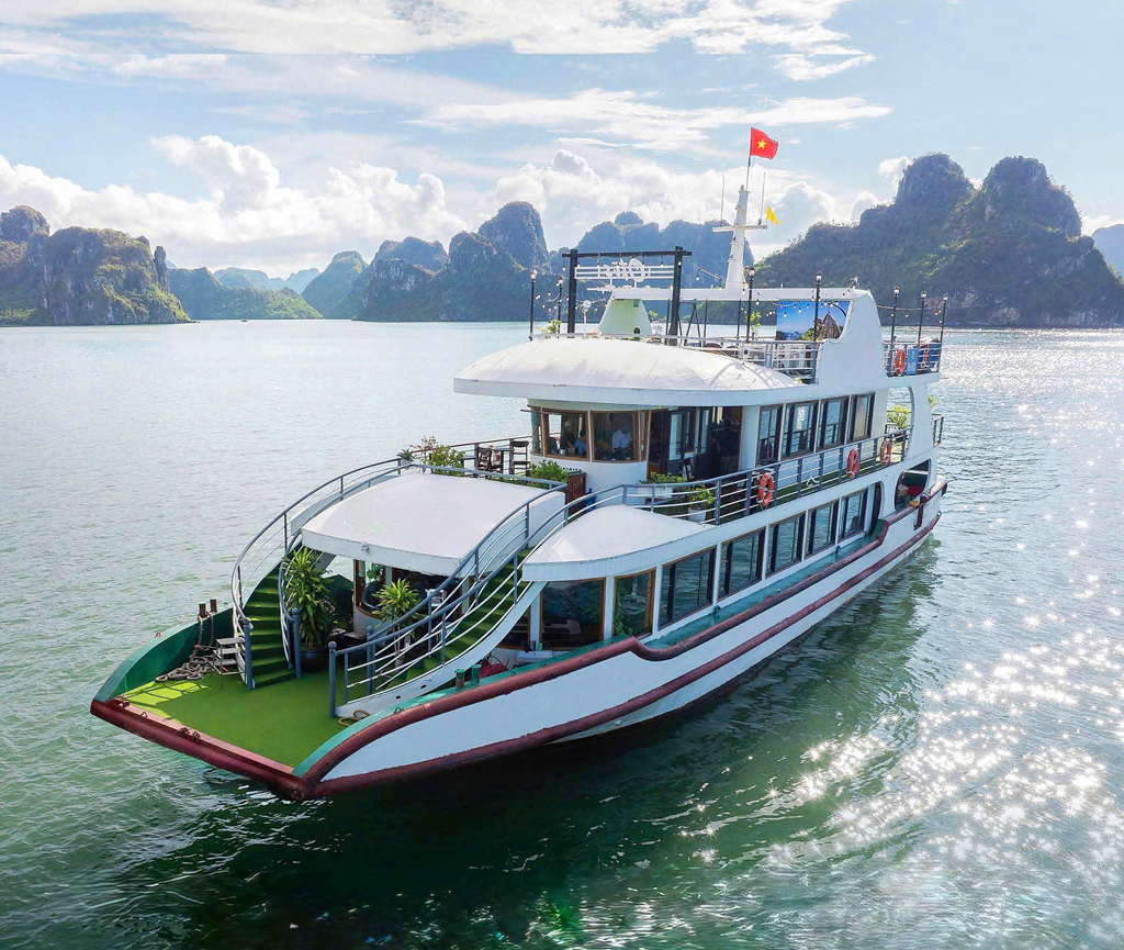 tàu thăm vịnh Hạ Long 1 ngày